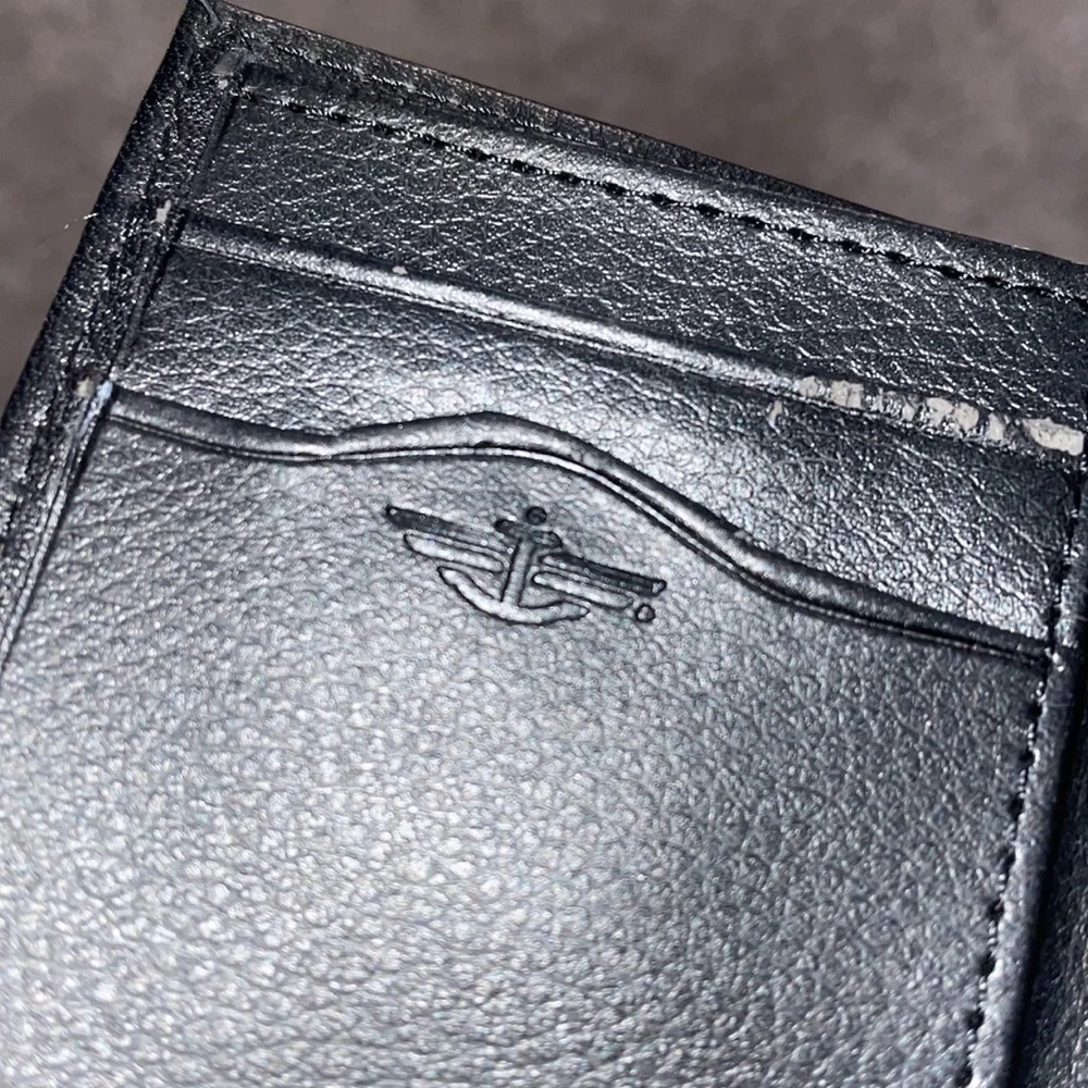 Dockers black out folded wallet with cc slots new